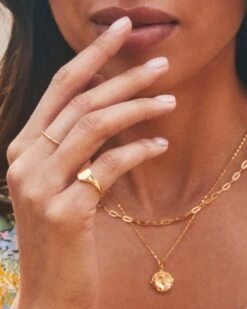 Davis Signet Ring In 18k Gold Vermeil 9 Davis Signet Ring In 18k Gold Vermeil -Kendra Scott Kendra Scott Davis Signet Pinky Ring Size Gold Vermeil 00