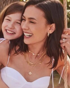 Dira Stone Gold Short Pendant Necklace In Ivory Mix -Kendra Scott Kendra Scott Dira Stone Pendant Necklace Ivory Opal Champagne Gold 00