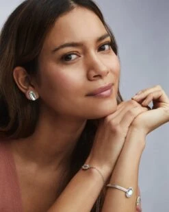 Elaina Silver Adjustable Chain Bracelet In Dichroic Glass -Kendra Scott Kendra Scott Elaina Chain Bracelet Rhodium Dichroic Glass 00