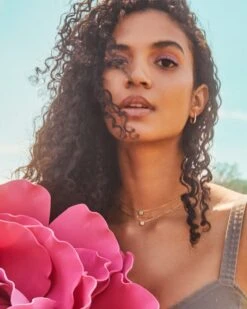 Ellen Huggie Earrings In 18k Gold Vermeil -Kendra Scott Kendra Scott Ellen Huggie Earrings 18K Gold Vermeil 02