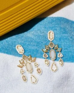 Greta Gold Statement Earrings In Ivory Mix -Kendra Scott Kendra Scott Greta Statement Earring Ivory Mop Gold 01