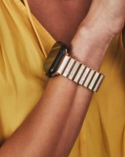 Leanor Gold Tone Stainless Steel Watch Band In Ivory Mother-of-Pearl -Kendra Scott Kendra Scott Leanor Apple Band Ivory Mop Gold 00