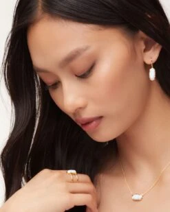 Elisa 18k Gold Vermeil Pendant Necklace In White Sterling Opal -Kendra Scott kendra scott elisa pendant necklace 18k gold vermeil white sterling opal