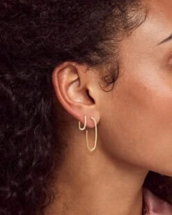 Ellen Hoop Earrings In 18k Gold Vermeil 9 Ellen Hoop Earrings In 18k Gold Vermeil -Kendra Scott kendra scott ellen huggie earring 18k gold vermeil 03 lg