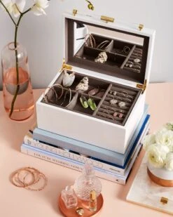 Medium Antique Brass Jewelry Box In White Lacquer -Kendra Scott kendra scott medium jewelry box antique brass white 03 lg